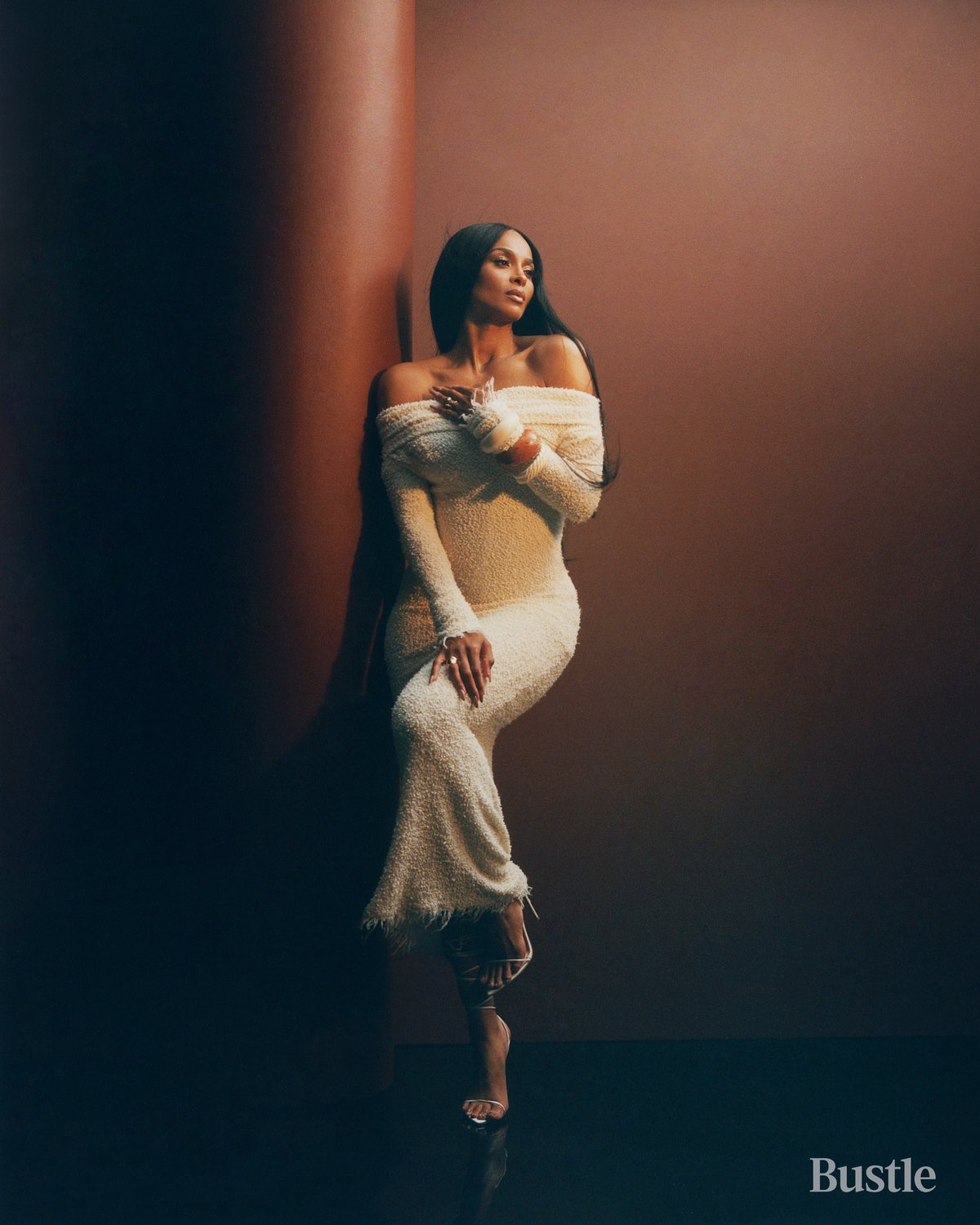 Bustle x Ciara - Emmanuel Monsalve 