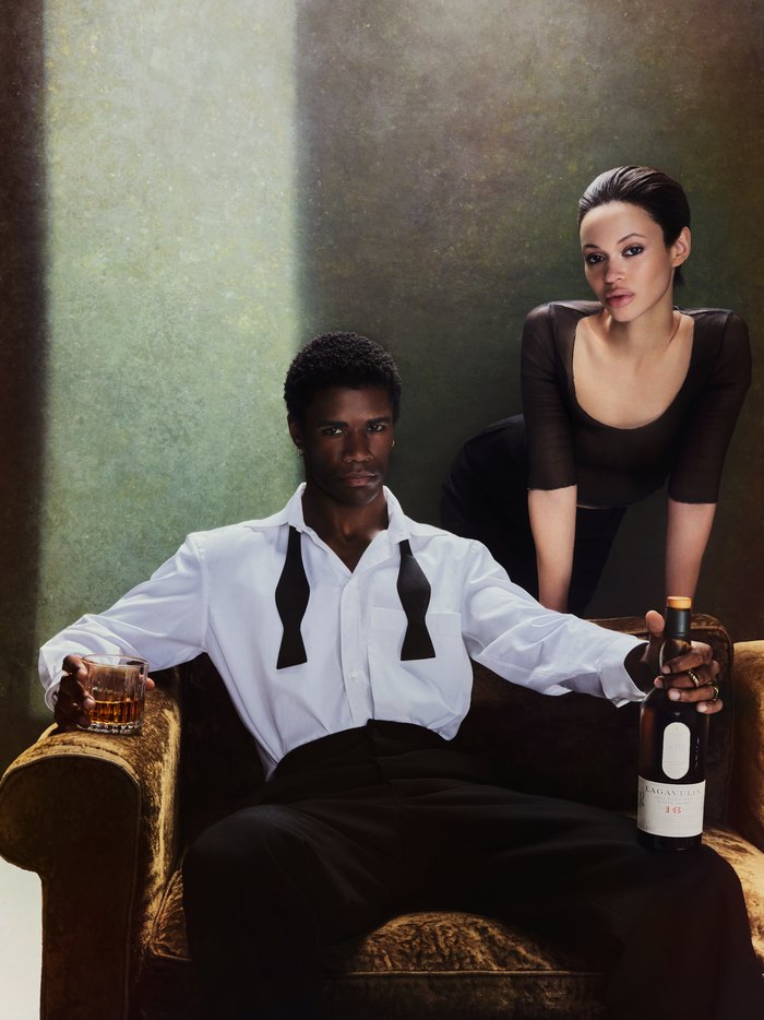 Lagavulin - Alex Black 