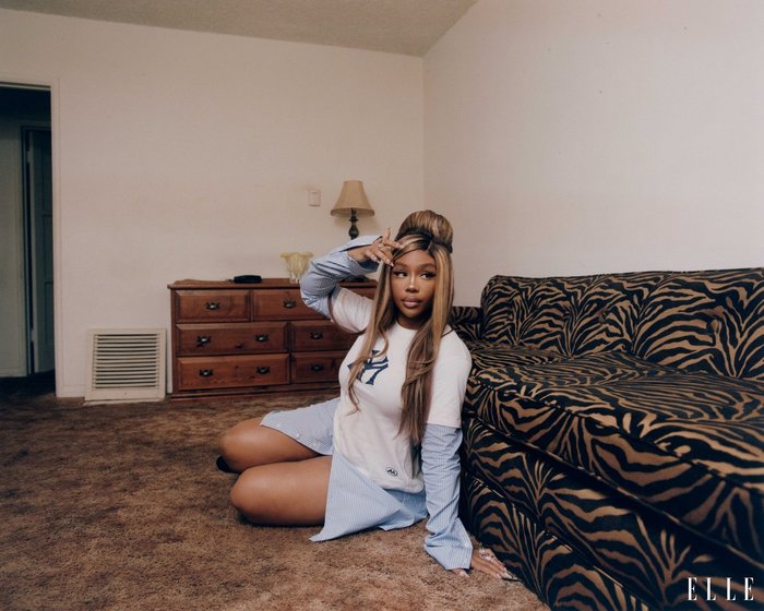 Elle - Renell Medrano