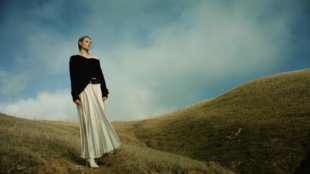 BANANA REPUBLIC - JOSH OLINS