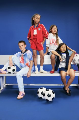 OLD NAVY - Amy Troost